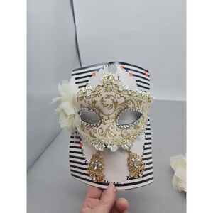 Womans Halloween Masquerade Ball Mask Gold White W/ Jeweled Matching Earrings